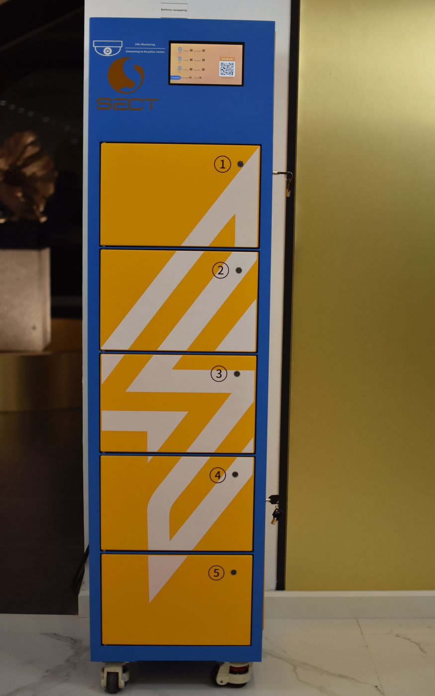Motorcycle battery swapping cabinet